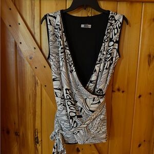 Serra Black & White Abstract Wrap Top Sleeveless Size Large